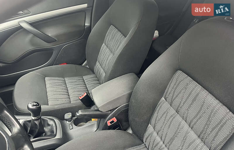 Лифтбек Skoda Octavia 2010 в Житомире