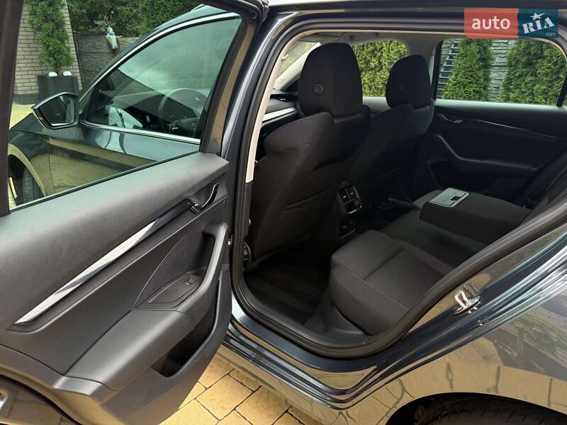 Универсал Skoda Octavia 2021 в Радивилове