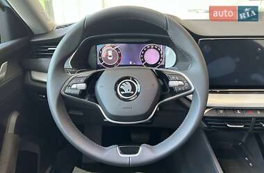 Лифтбек Skoda Octavia 2024 в  фото 12 Лифтбек Skoda Octavia 2024 в