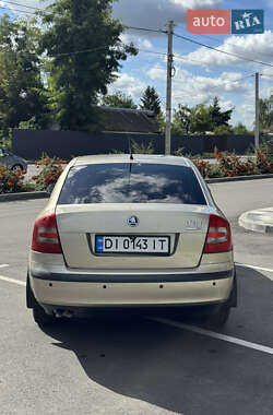 Лифтбек Skoda Octavia 2005 в 