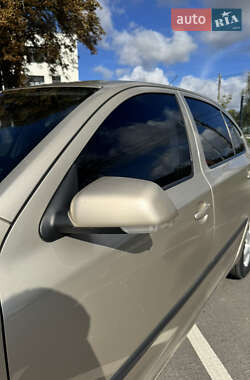 Лифтбек Skoda Octavia 2005 в 