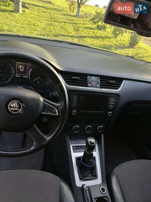 Универсал Skoda Octavia 2014 в Нововолынске