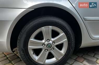 Лифтбек Skoda Octavia 2010 в 