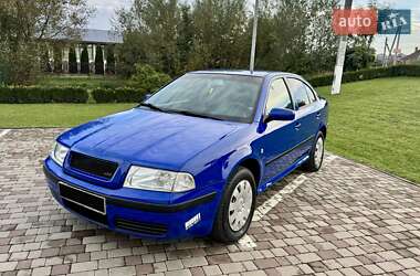 Лифтбек Skoda Octavia 2004 в Черновцах