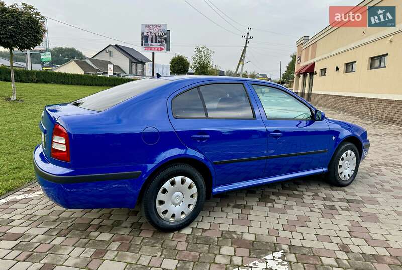 Лифтбек Skoda Octavia 2004 в Черновцах