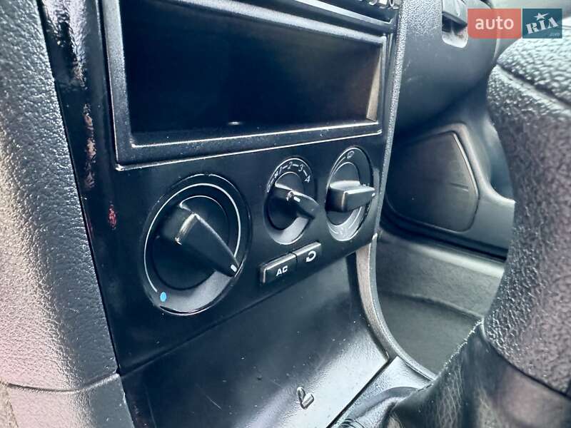 Лифтбек Skoda Octavia 2004 в Черновцах