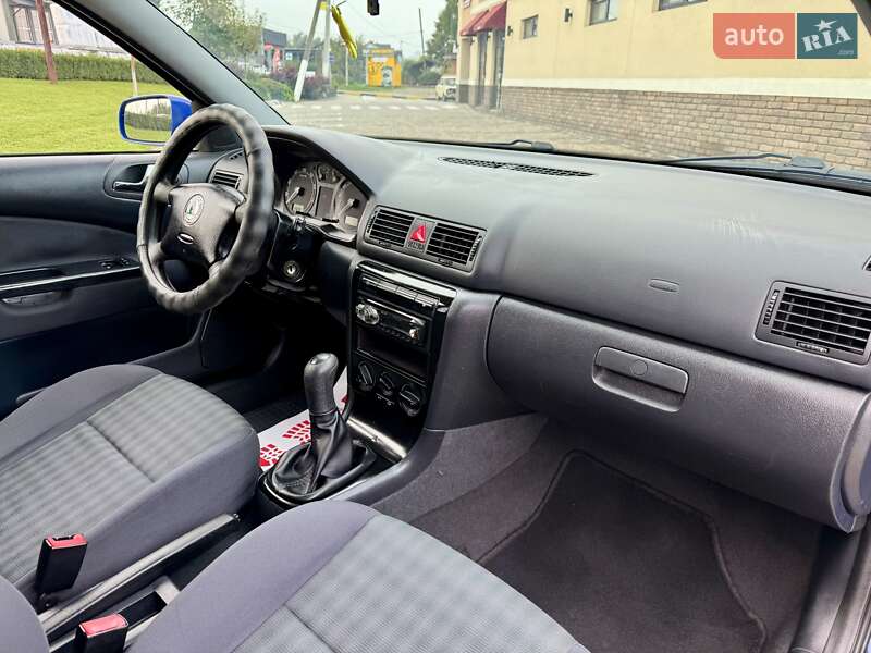 Лифтбек Skoda Octavia 2004 в Черновцах