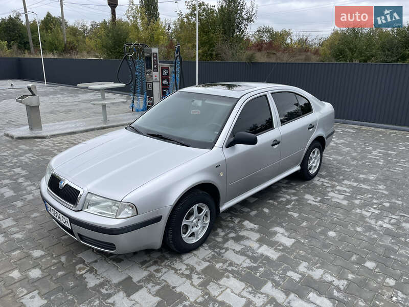 Лифтбек Skoda Octavia 2001 в 
