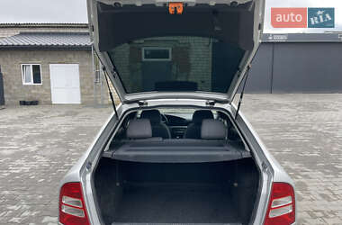 Лифтбек Skoda Octavia 2001 в 
