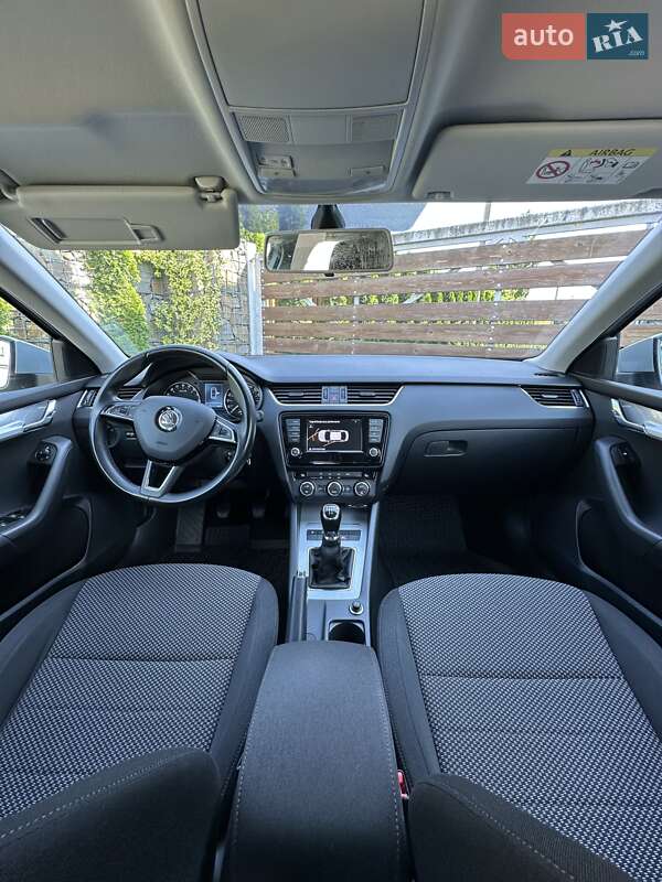 Лифтбек Skoda Octavia 2017 в Стрые
