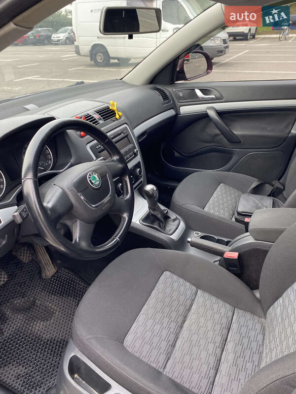 Универсал Skoda Octavia 2010 в Киеве фото 5 Универсал Skoda Octavia 2010 в Киеве