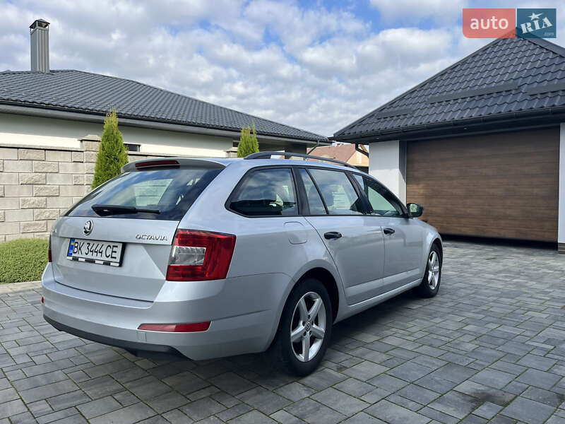 Універсал Skoda Octavia 2015 в Рівному
