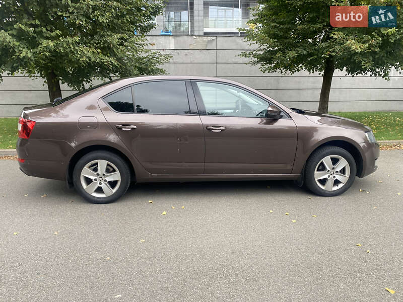 Лифтбек Skoda Octavia 2016 в Киеве