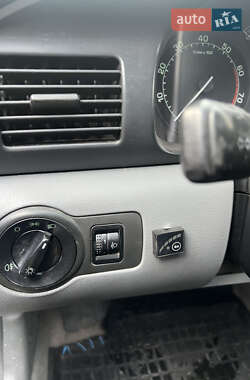 Лифтбек Skoda Octavia 2002 в 