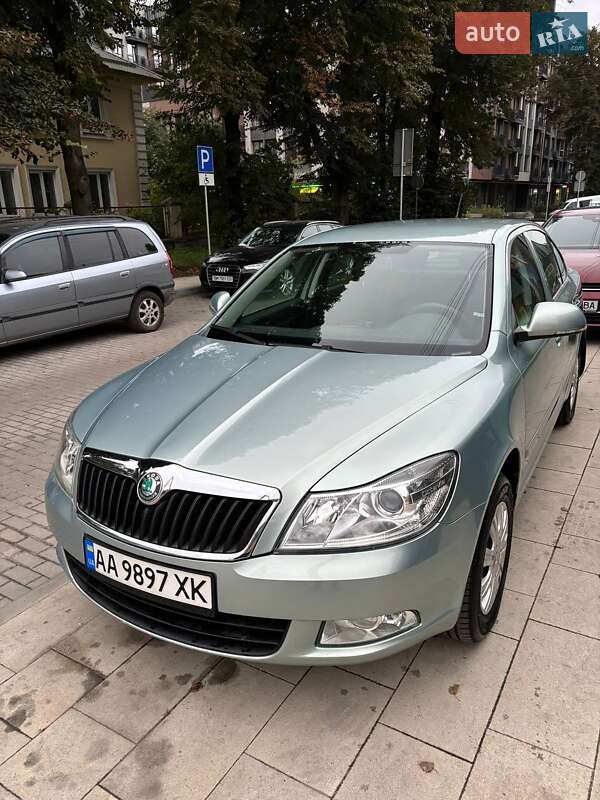Лифтбек Skoda Octavia 2012 в 