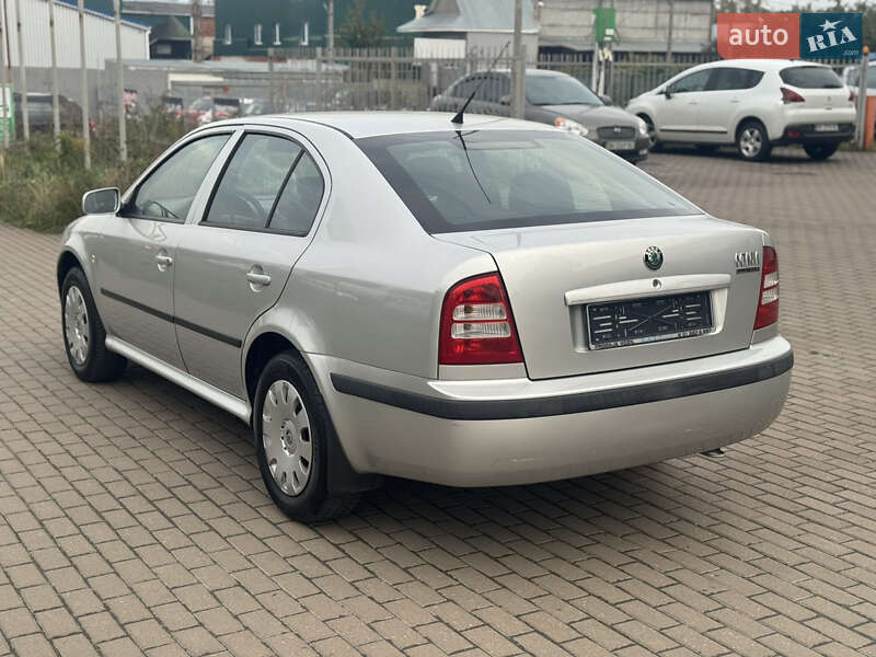 Лифтбек Skoda Octavia 2008 в Ровно