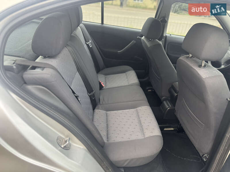 Лифтбек Skoda Octavia 2008 в Ровно