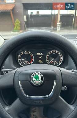 Лифтбек Skoda Octavia 2012 в 
