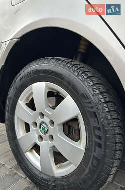 Лифтбек Skoda Octavia 2012 в 