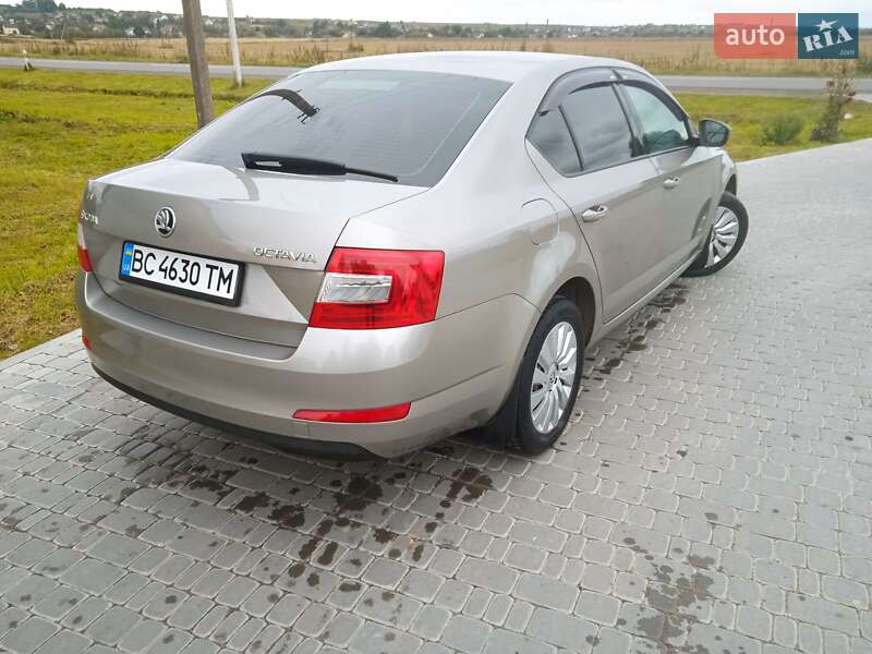 Лифтбек Skoda Octavia 2015 в Дрогобыче