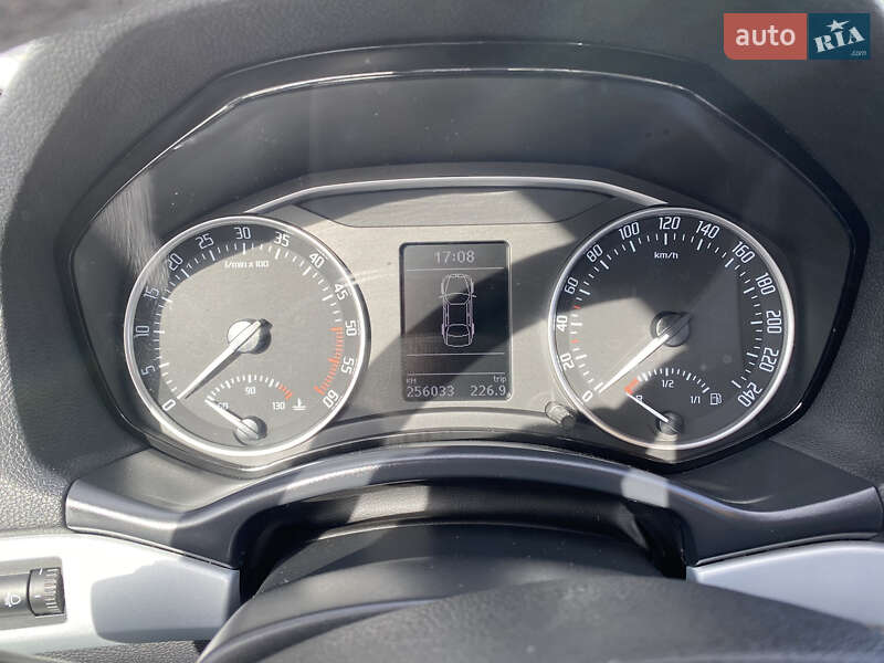 Универсал Skoda Octavia 2011 в Луцке фото 18 Универсал Skoda Octavia 2011 в Луцке