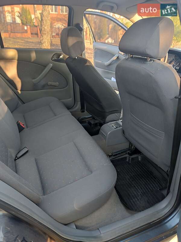 Ліфтбек Skoda Octavia 2004 в Рівному фото 5 Ліфтбек Skoda Octavia 2004 в Рівному