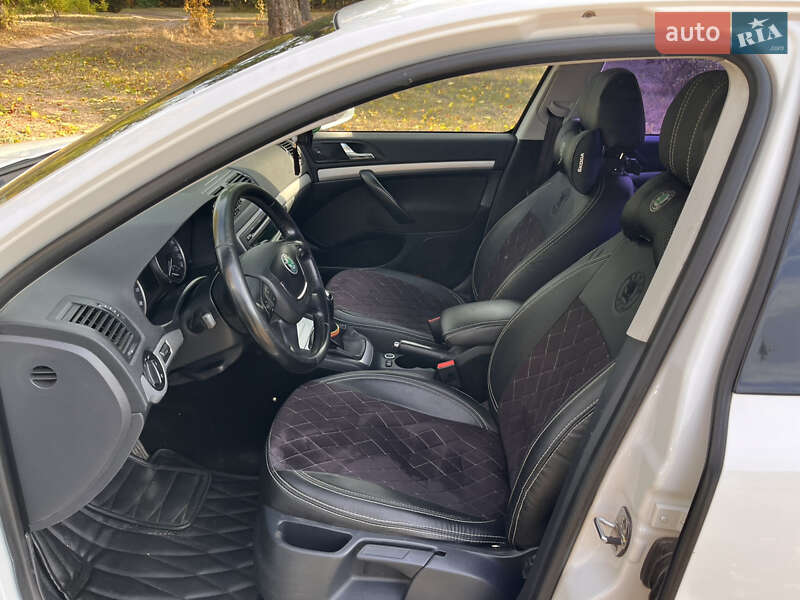 Лифтбек Skoda Octavia 2012 в Кропивницком