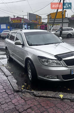 Універсал Skoda Octavia 2012 в Первомайську