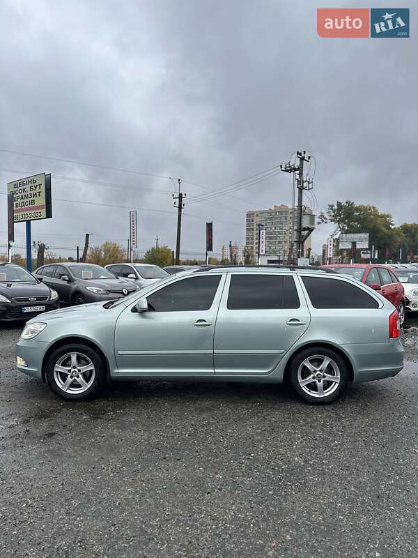 Универсал Skoda Octavia 2010 в Белогородке