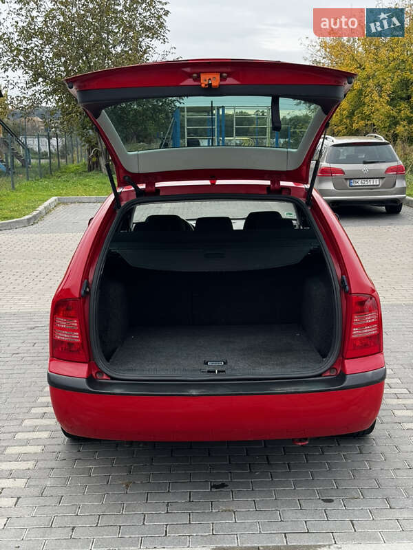 Ліфтбек Skoda Octavia 2003 в Рівному