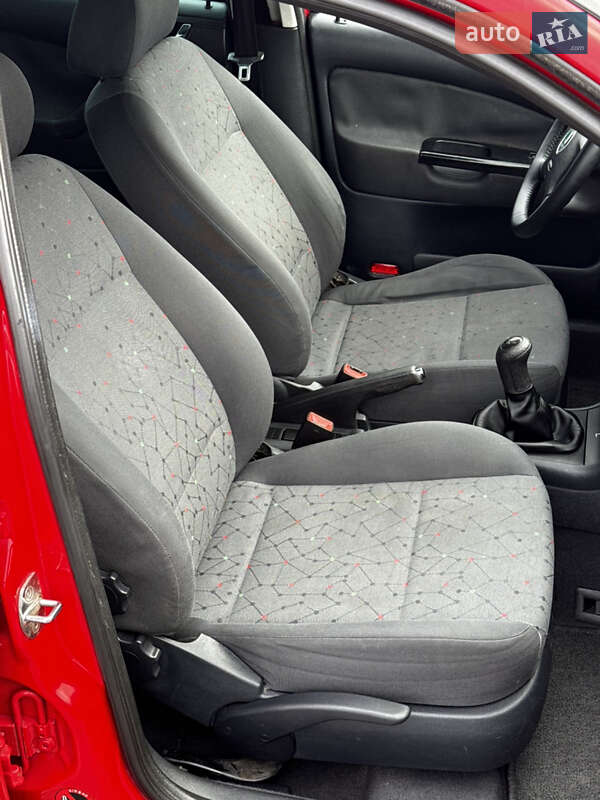 Ліфтбек Skoda Octavia 2003 в Рівному