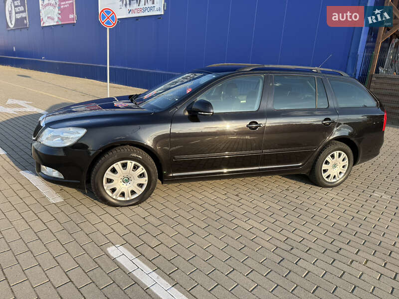 Универсал Skoda Octavia 2010 в Нововолынске