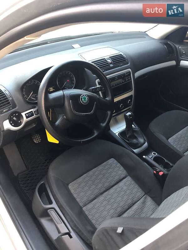 Универсал Skoda Octavia 2009 в Виноградове