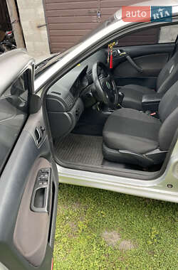 Лифтбек Skoda Octavia 2001 в  фото 4 Лифтбек Skoda Octavia 2001 в