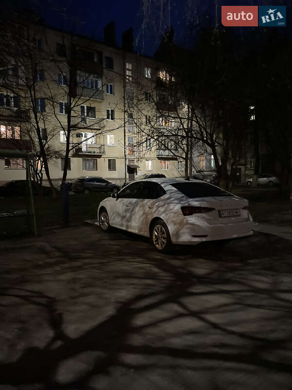 Лифтбек Skoda Octavia 2022 в Ивано-Франковске