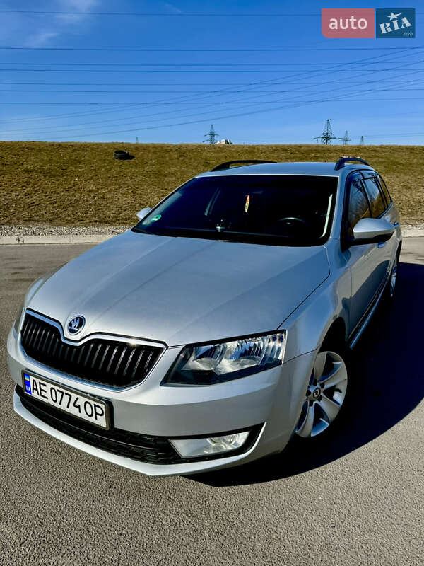 Універсал Skoda Octavia 2015 в Дніпрі фото 10 Універсал Skoda Octavia 2015 в Дніпрі