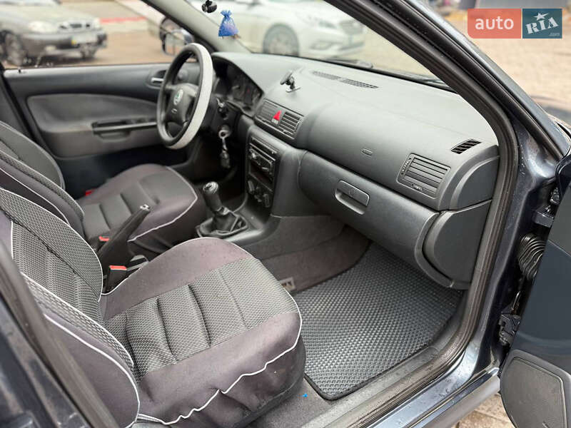 Лифтбек Skoda Octavia 2006 в Киеве