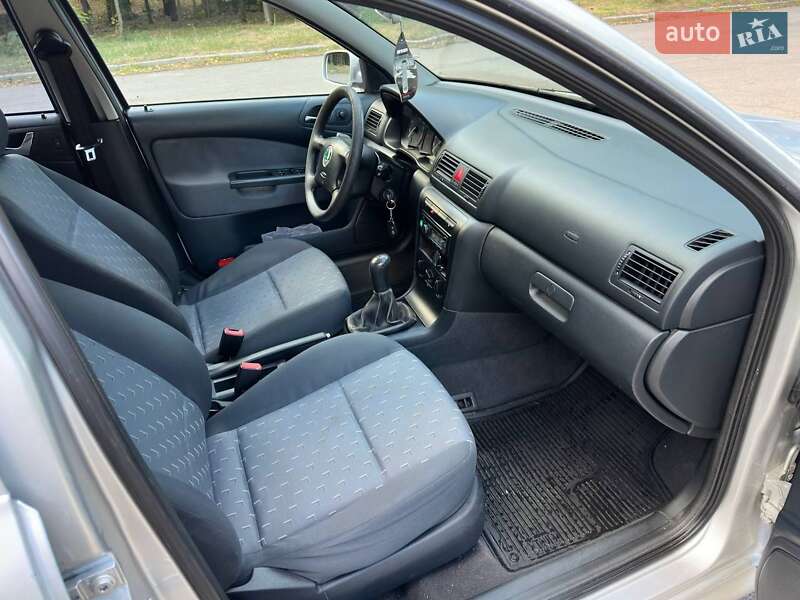 Лифтбек Skoda Octavia 2004 в Николаеве