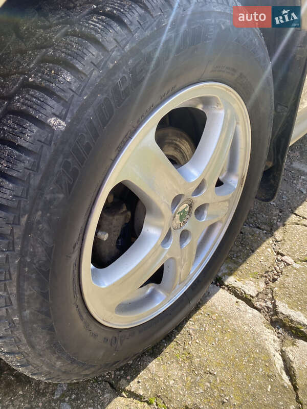 Универсал Skoda Octavia 2004 в Погребище