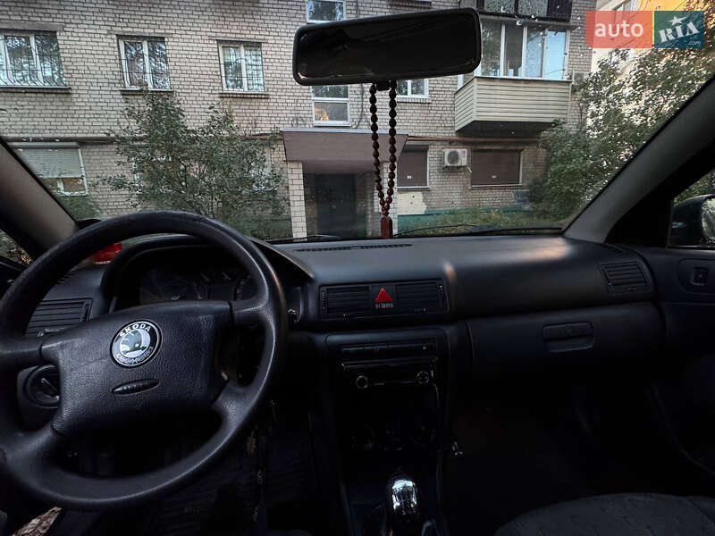 Лифтбек Skoda Octavia 2003 в Днепре