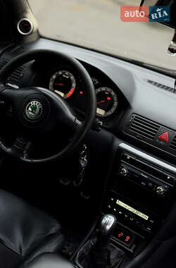 Лифтбек Skoda Octavia 2005 в 