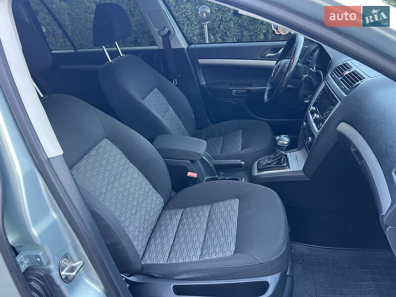 Универсал Skoda Octavia 2012 в Дунаевцах