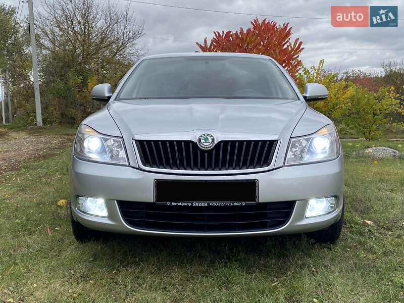 Лифтбек Skoda Octavia 2010 в Ромнах