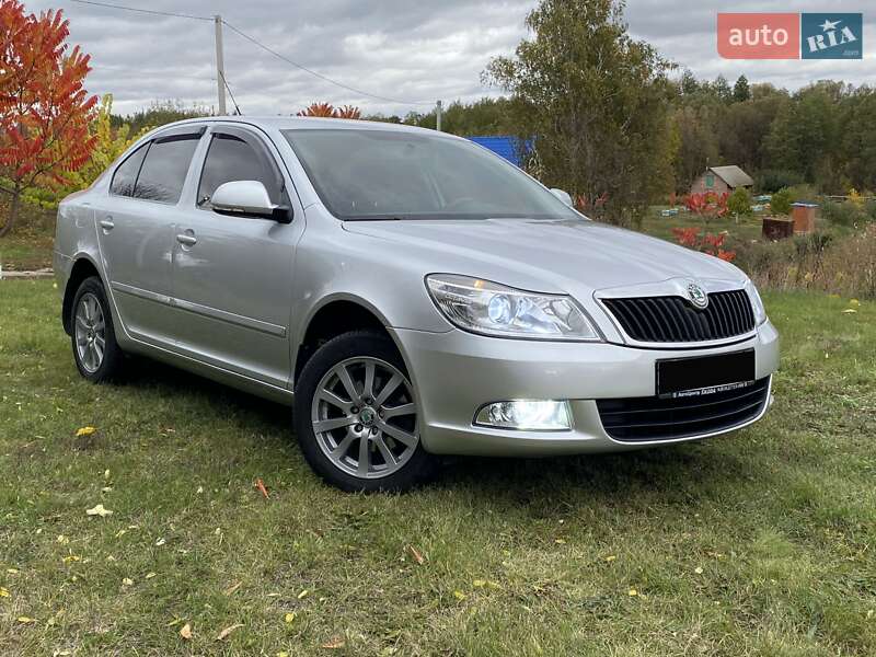 Лифтбек Skoda Octavia 2010 в Ромнах