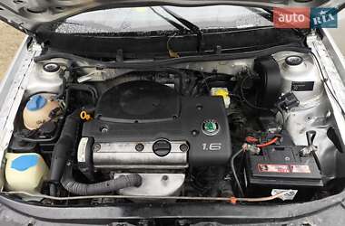 Лифтбек Skoda Octavia 2003 в 