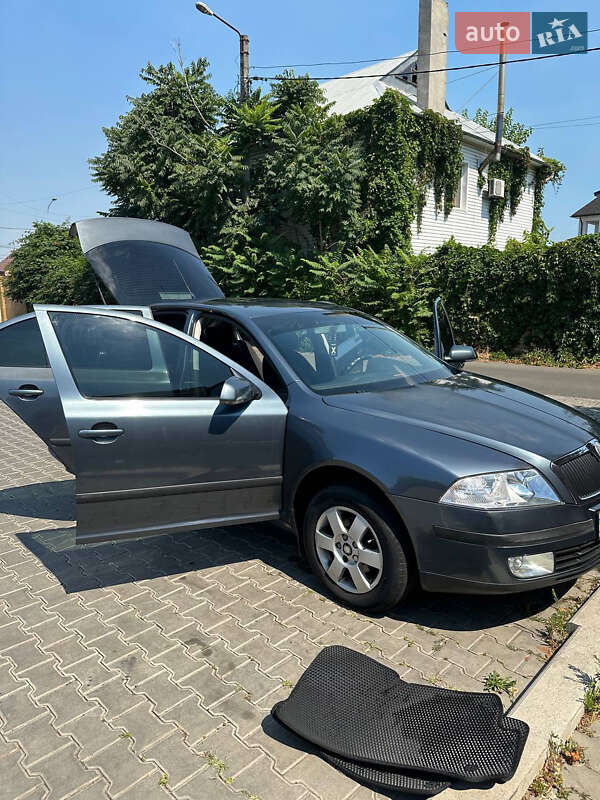 Лифтбек Skoda Octavia 2006 в Одессе