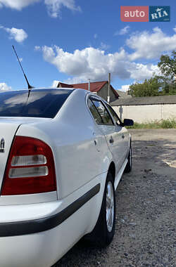 Лифтбек Skoda Octavia 2003 в 