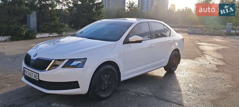 Лифтбек Skoda Octavia 2019 в Киеве