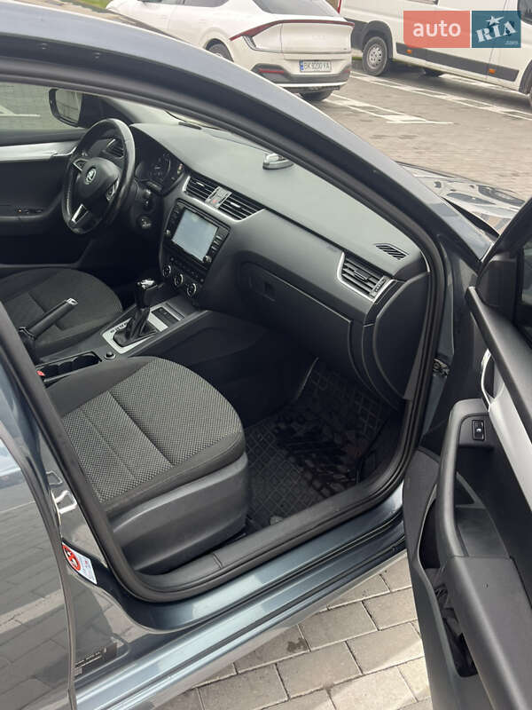 Лифтбек Skoda Octavia 2016 в Ровно
