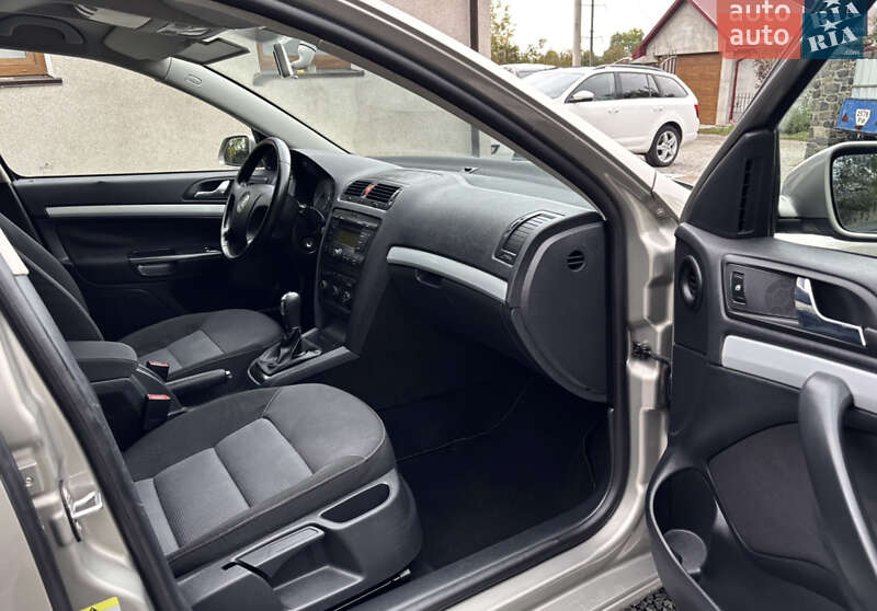 Універсал Skoda Octavia 2008 в Дніпрі